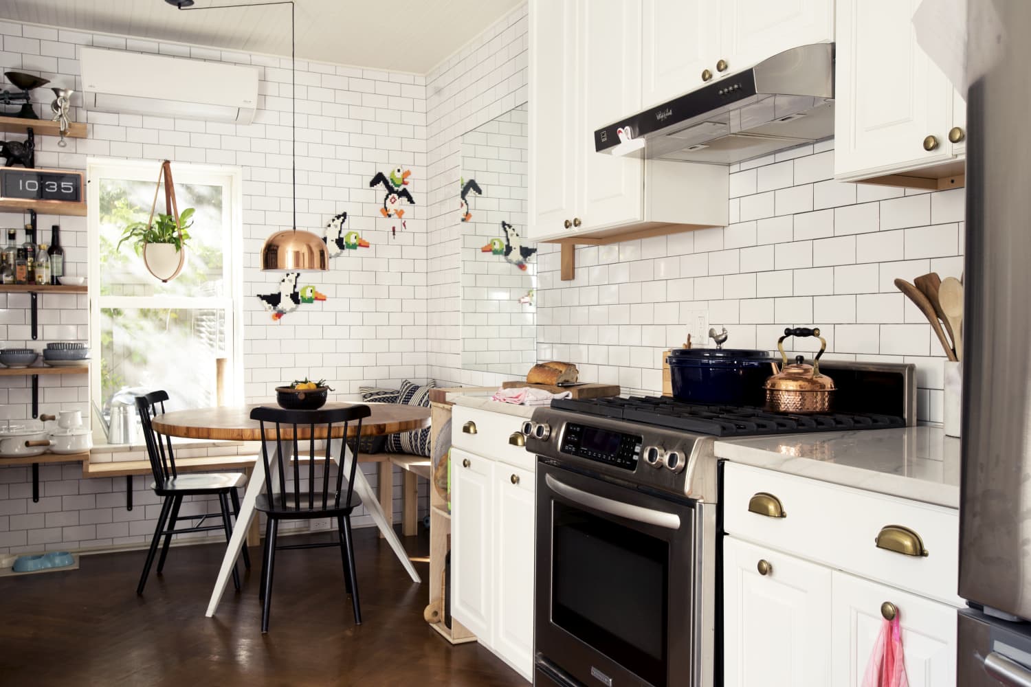 White kitchen clearance black oven